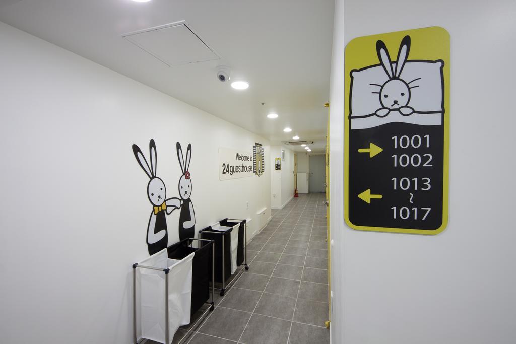 24 Guesthouse Myeongdong Town Seoul Bagian luar foto