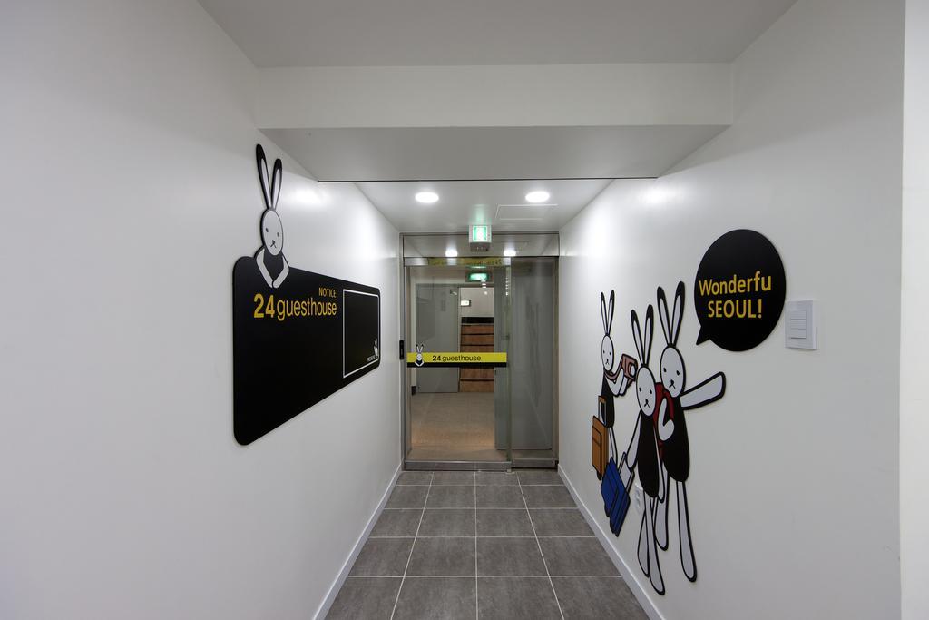 24 Guesthouse Myeongdong Town Seoul Bagian luar foto