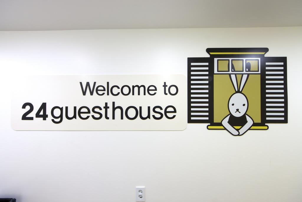 24 Guesthouse Myeongdong Town Seoul Bagian luar foto
