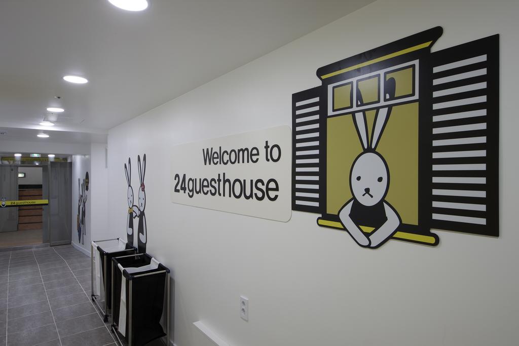 24 Guesthouse Myeongdong Town Seoul Bagian luar foto