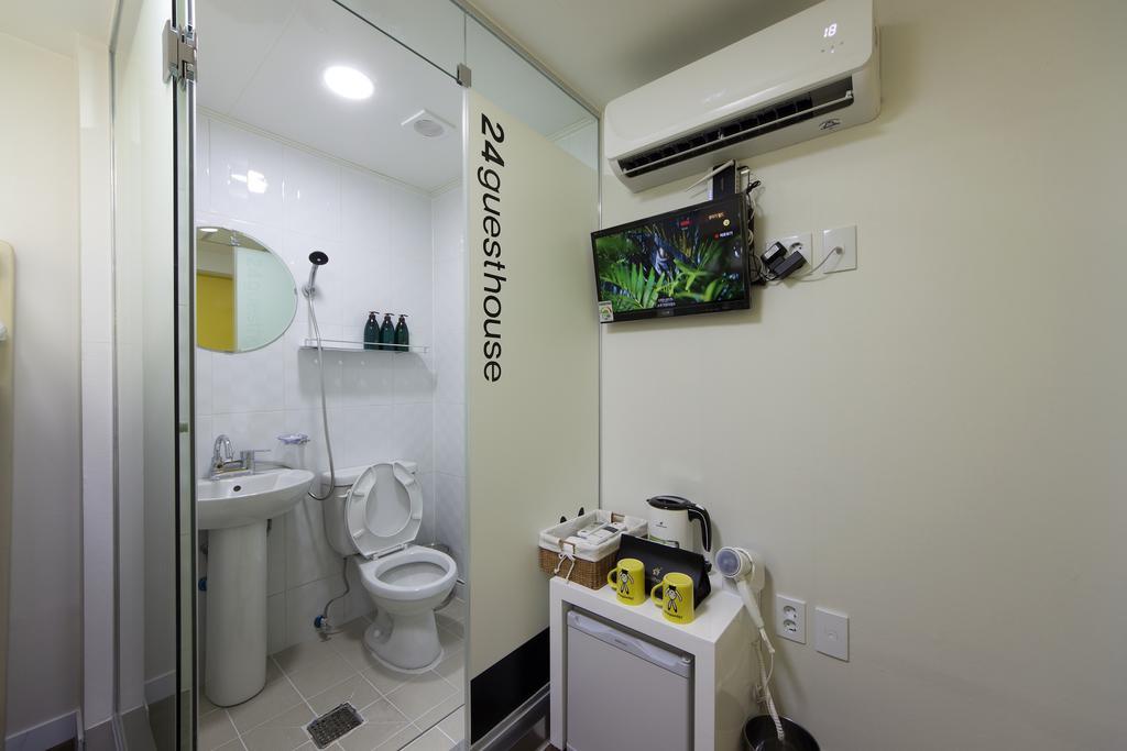 24 Guesthouse Myeongdong Town Seoul Ruang foto
