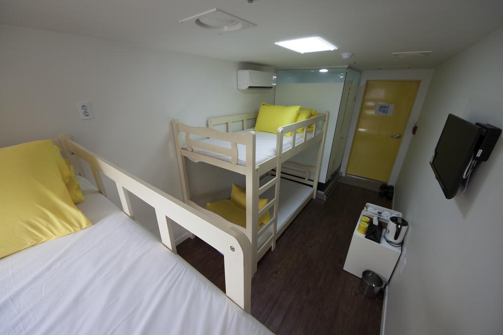24 Guesthouse Myeongdong Town Seoul Ruang foto
