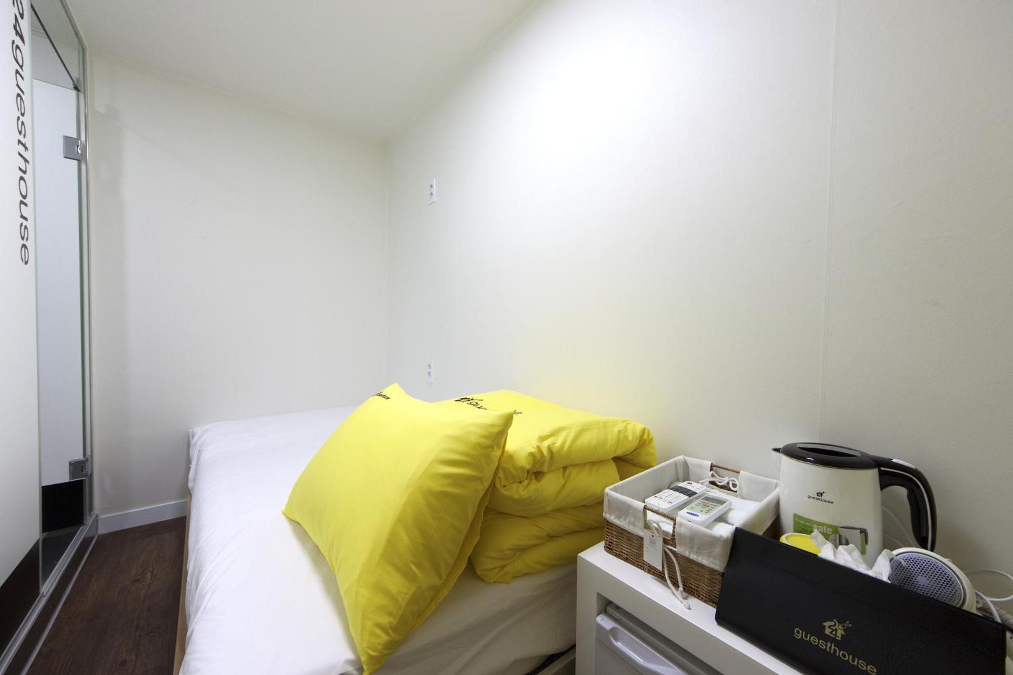 24 Guesthouse Myeongdong Town Seoul Ruang foto